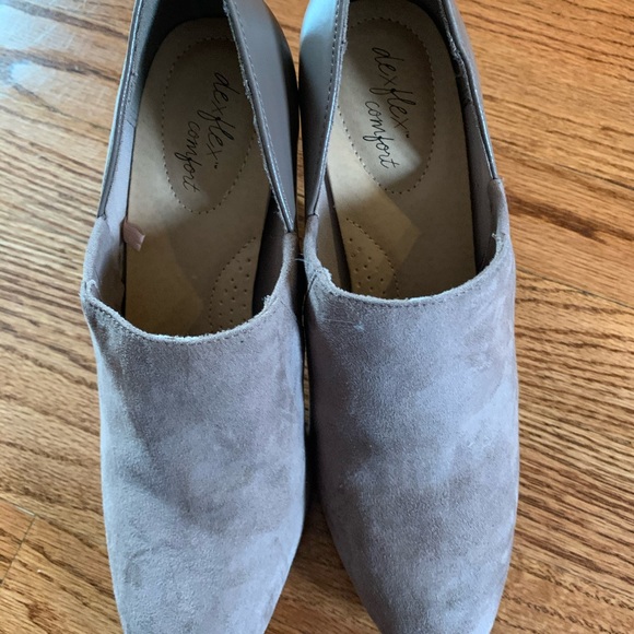 Taupe suede booties size 7 - Picture 2 of 4